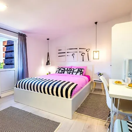 Le Petit 2 Apartment